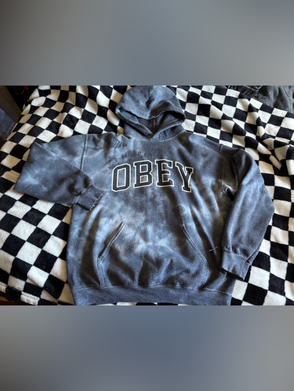 Men’s small boys youth size XLARGE obey sweater